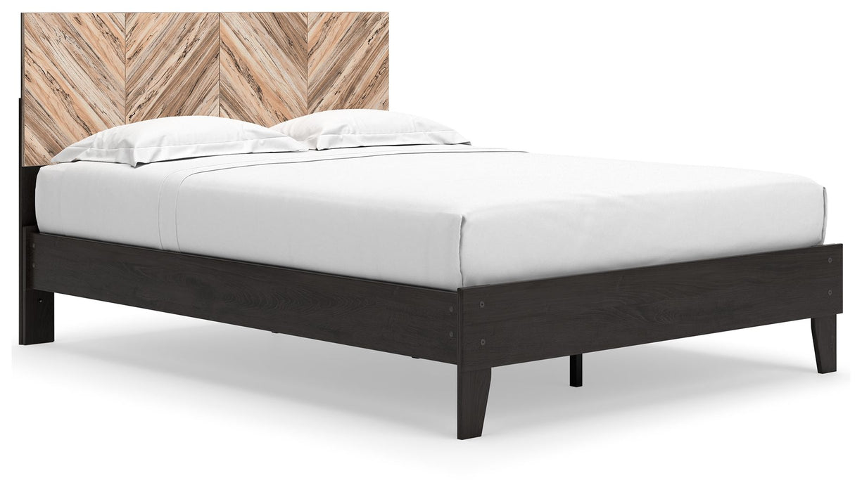 Piperton - Panel Platform Bed