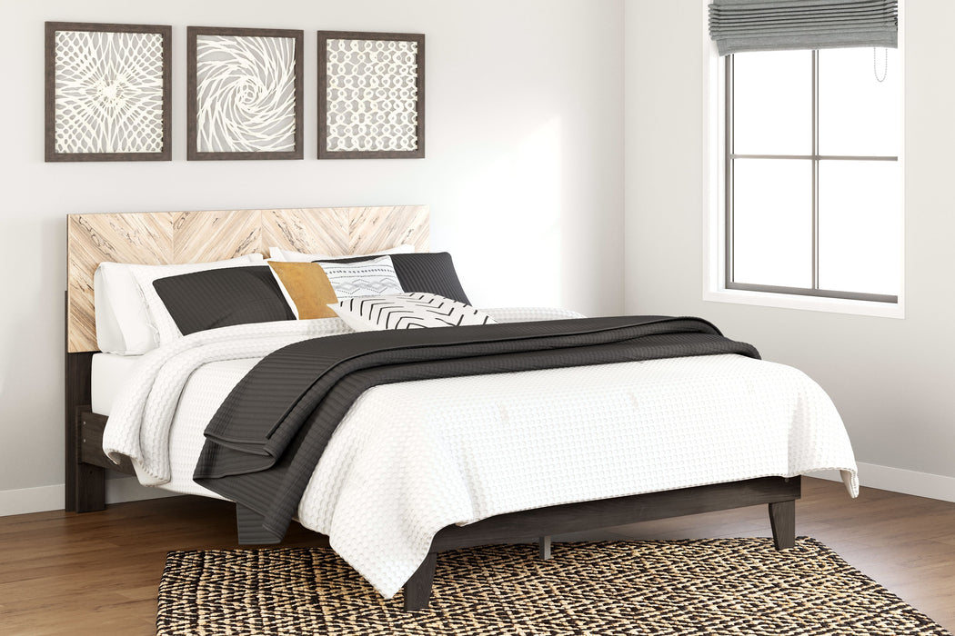 Piperton - Panel Platform Bed