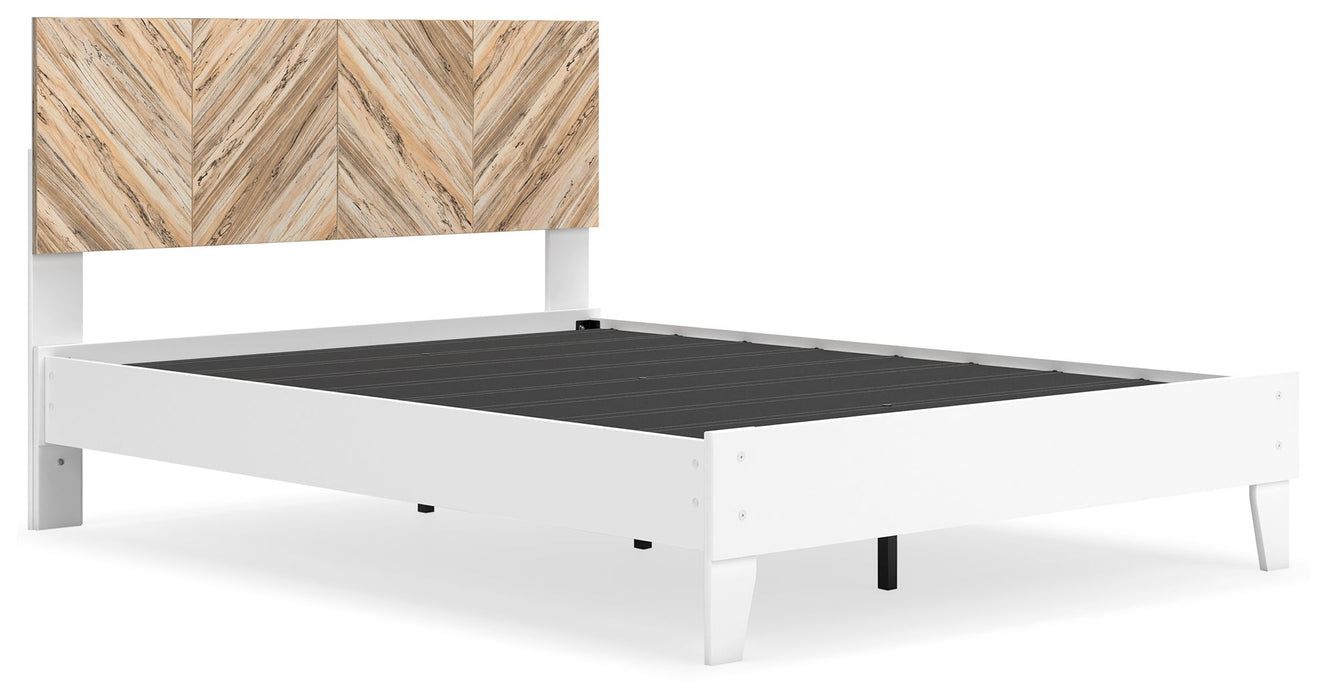 Piperton - Panel Platform Bed