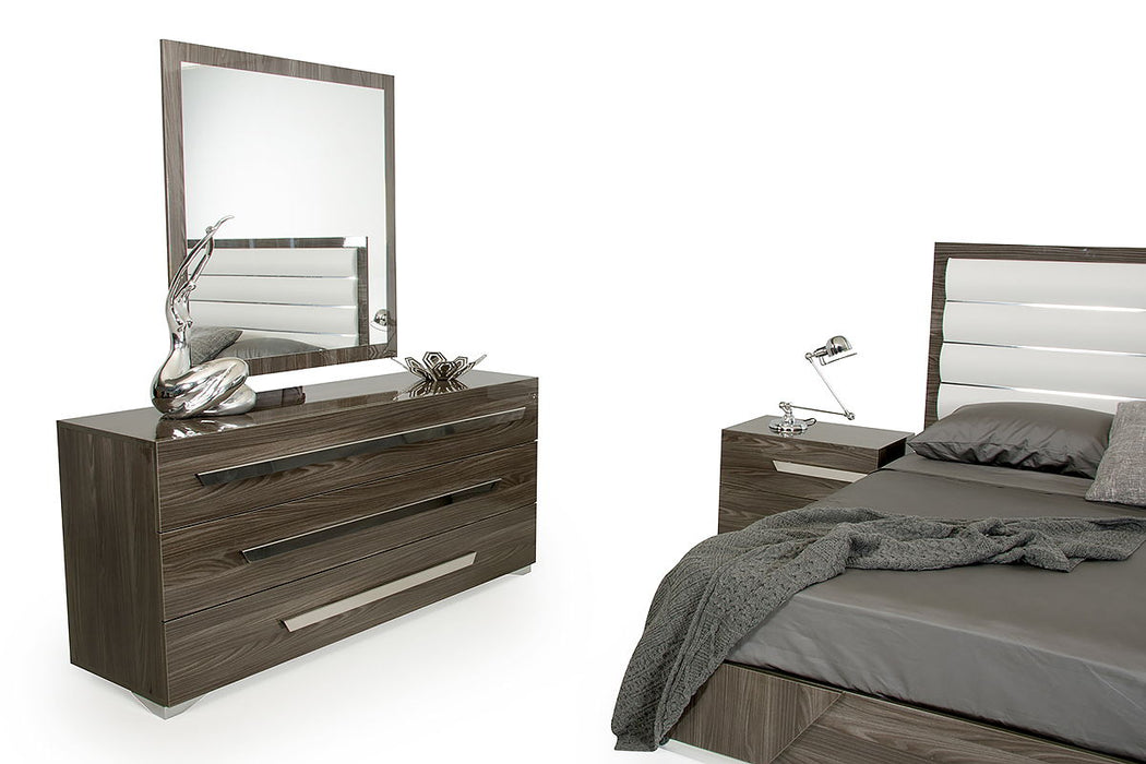 Gradient Lines Chrome 3 Drawer Dresser - Gray