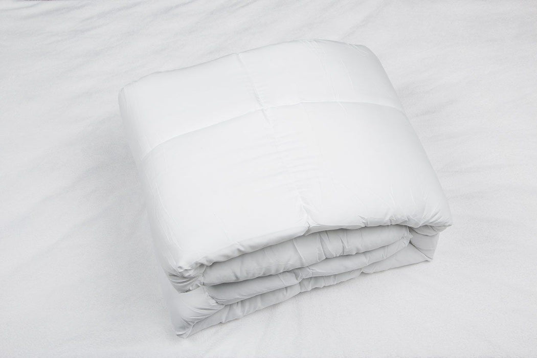 Medium Weight Hypoallergenic Down Alternative Comforter Duvet Insert - White - Twin