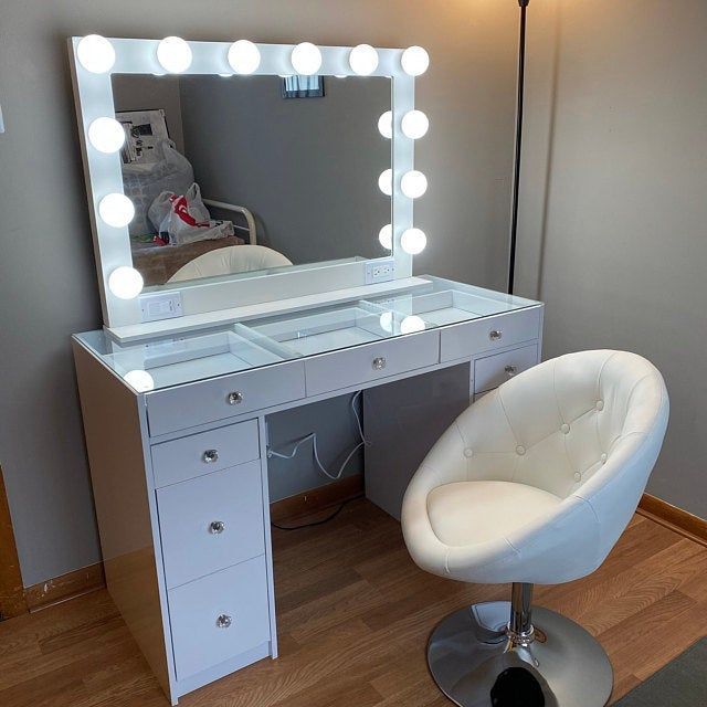 Glam Style Vanity Mirror With Lighted USB - White